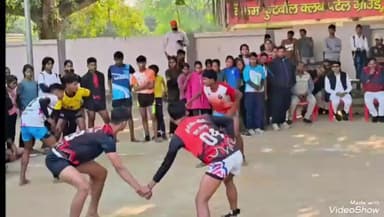 चुनार: मीडिया स्टेडियम में आयोजित दो दिवसीय विधायक खेल स्पर्धा में अनुराग सिंह ने विजेता खिलाड़ियों को किया पुरस्कृत