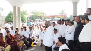 ಭಾಲ್ಕಿ: ತಾಪಂ,ಜಿಪಂ, ಗ್ರಾಪಂ ಸೇರಿದಂತೆ ಸ್ಥಳೀಯ ಸಂಸ್ಥೆಗಳ ಚುನಾವಣೆಗೆ ಸಿದ್ಧರಾಗಿ; ಪಟ್ಟಣದಲ್ಲಿ ಕಾಂಗ್ರೆಸ್ ಮುಖಂಡರಿಗೆ ಸಚಿವ ಈಶ್ವರ ಖಂಡ್ರೆ ಸಲಹೆ