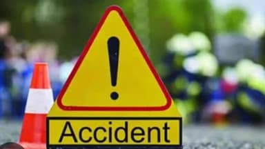 ମୋହନା: ଗଜପତି ମୋହନା ଅଞ୍ଚଳରେ ସଡ଼କ ଦୁର୍ଘଟଣା ଜଣେ ମୃତ ଜଣେ ଗୁରୁତର ଭାବେ ଆହତ ସୂଚନା