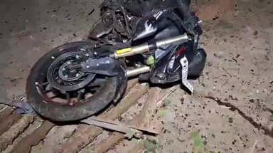 ভগবানগোলা ২: ভগবানগোলা–বহরমপুর রাজ্য সড়কে মর্মান্তিক বাইক দুর্ঘটনা: মৃত ১, আশঙ্কাজনক অবস্থায় ১