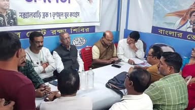 দার্জিলিং-পালবাজার: নকশালবাড়িতে বাংলার ভোট রক্ষা শিবির পরিদর্শনে শিলিগুড়ি পুর নিগমের মেয়র গৌতম দেব