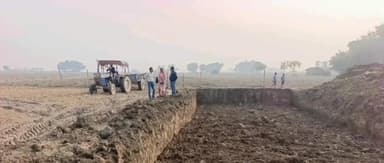 बेलदौर: इतमादी पंचायत के सरस्वती नगर में पंचायत सरकार भवन निर्माण पर उठे सवाल, मुखिया ने की जांच की मांग