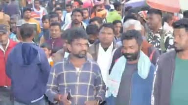 पोटका: पोटका विधायक संजीब सरदार हितबासा में आयोजित दो दिवसीय फुटबॉल प्रतियोगिता में हुए शामिल