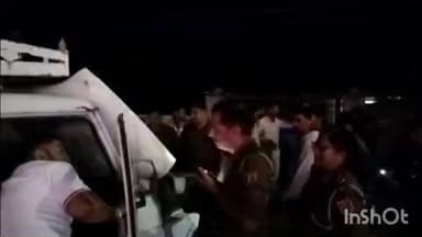 शिवगंज: शिवगंज के पुराने राजमार्ग पर पिकअप और कार में हुई टक्कर, हादसे में दंपति घायल हुए