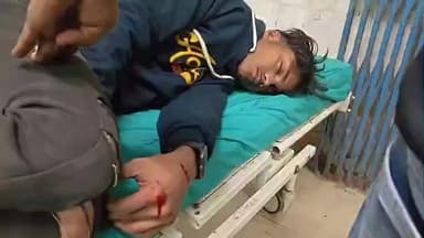 ক্যানিং ১: হেডলাইট বিহীন মোটরবাইক নিয়ে সজোরে ধাক্কা অন্য বাইকে ক্যানিং হাসপাতাল মোড় এলাকায় জখম ২ কিশোর