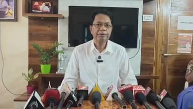 తుఫాన్ నేపథ్యంలో రాజోలు నియోజకవర్గ ప్రజలు భయాందోళనకు గురయ్యారు: ఎమ్మెల్యే దేవ వరప్రసాద్