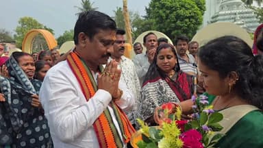 ବାଲେଶ୍ବର ମ୍ୟୁନିସିପାଲଟି: ବର୍ଦ୍ଧନପୁର ରେ କମ୍ୟୁନିଟି ସେଣ୍ଟର ଓ ବିଦ୍ୟାଳୟ ଗୃହ ଭିତ୍ତିପ୍ରସ୍ତର ସ୍ଥାପନ କଲେ ସରକାରୀ ଦଳ ଉପମୁଖ୍ୟ ସଚେତକ