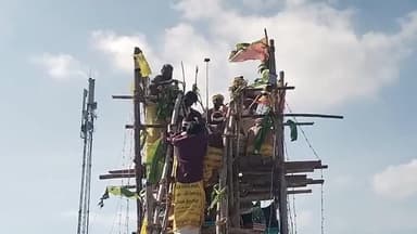 பொள்ளாச்சி: ஜமீன் முத்தூரில் பழமை வாய்ந்த ஸ்ரீ ராமலிங்க சௌடேஸ்வரியம்மன் கோவில் கும்பாபிஷேக விழா திரளான பக்தர்கள் கலந்து கொண்டனர்