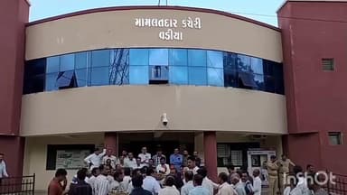 કુંકાવાવ: વડિયા થી કોંગ્રેસ નો ખેડૂતલક્ષી માંગણીઓ સાથે ખેડૂત બચાવો સત્યાગ્રહ નો પ્રારંભ