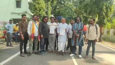 ବରଗଡ: ଜିଲ୍ଲାପାଳଙ୍କ କାର୍ଯ୍ୟାଳୟରେ ଅତିରିକ୍ତ ଜିଲ୍ଲାପାଳଙ୍କୁ ଦାବିପତ୍ର ପ୍ରଦାନ କଲେ ପଶ୍ଚିମ ଓଡ଼ିଶା ଧନୁଯାତ୍ରା କଳାକାର ମହାସଂଘ