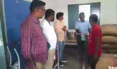 మానవపాడ్: మనోపాడు మండల కేంద్రంలోని ఎస్సి బాలుర వసతి గృహాలను సందర్శించిన MPDO రాఘవ