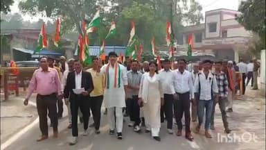 हरदोई: हरदोई में कांग्रेस ने डीएपी खाद की समस्या पर किया प्रदर्शन, मजिस्ट्रेट को ज्ञापन देकर डीएपी खाद उपलब्ध कराने की मांग की