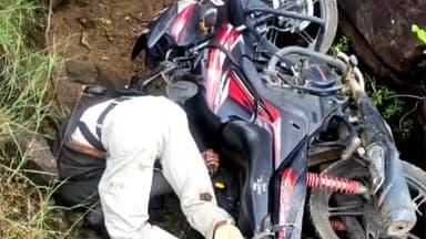 तामिया: दूधी नदी के पास गड्ढे में धड़ दबने से टू व्हीलर सवार देवेंद्र की दर्दनाक मौत, पुलिस जांच में जुटी