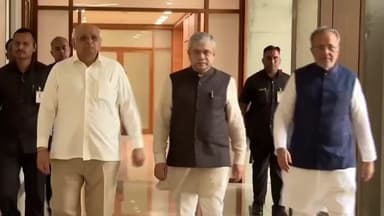 ગાંધીનગર: મુખ્ય ભુપેન્દ્ર પટેલ અને કેન્દ્રીય મંત્રી અશ્વિની વૈષ્ણવ ઉપસ્થિતિમાં 4 પ્રોજેક્ટ લઈને સમીક્ષા બેઠક યોજાઈ