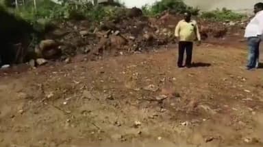 ఎల్లారెడ్డి: ఎల్లారెడ్డిలో అయ్యప్ప ఆలయ అభివృద్ధి పనులను పరిశీలించిన, ఆలయ కమిటీ సభ్యులు