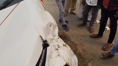 चौथम: एनएच 107 कैथी नया टोला के पास तेज रफ्तार कार डिवाइडर से टकराई, एयरबैग खुलने से सभी यात्री सुरक्षित