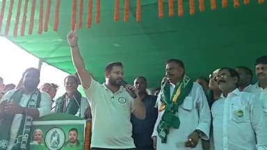 बाढ़ विधानसभा में बिहार के पूर्व उपमुख्यमंत्री तेजस्वी यादव ने जनता से अपील किया कि यदि लल्लू मुखिया जीते हैं तो बाढ को