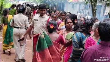 గజపతినగరం: గెద్దపేట శివాలయానికి భారీగా భక్తులు రావడంతోఅవాంఛనీయసంఘటనలు జరగకుండా ఎస్ఐ యు మహేష్ ఆధ్వర్యంలో పోలీసుల పట్టిష్టబందోబస్తు