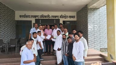 साबला: असामान्य वर्षा से फसलों का भारी नुकसान, साबला के कांग्रेस कार्यकर्ताओं ने कलेक्टर के नाम सौंपा ज्ञापन