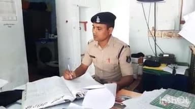 धमतरी: पुरानी रंजिश के चलते एक युवक को स्टील के पाइप से जमकर पीटा गया, अर्जुनी थाना में मामला दर्ज