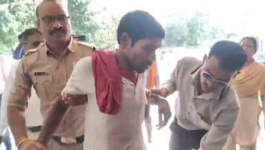 धमतरी: कलेक्टर जनदर्शन के दौरान युवक ने खुद पर पेट्रोल डालकर किया आत्मदाह का प्रयास, पुलिस ने की प्रतिबंधात्मक कार्रवाई