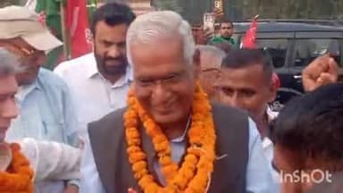 राजापाकर: प्रखंड क्षेत्र के भलुई हाट में महागठबंधन की जनसभा को कांग्रेस नेता डी. राजा ने संबोधित किया