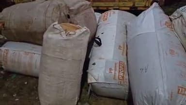 कुकड़ू: कूदा-चौड़ा सड़क मार्ग से तिरुलडीह पुलिस ने डोडा से भरा पिकअप वैन ज़ब्त किया