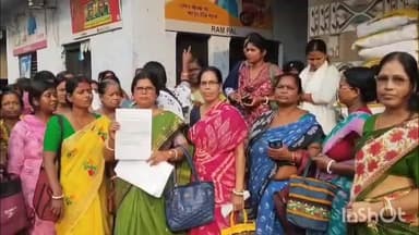 জামালপুর: জামালপুর সিডিপিও দপ্তরে স্মারক লিপি জমা দিল আই সি ডি এস কর্মীরা