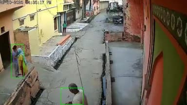 #शामली में आदर्श मंडी थाना क्षेत्र के बधेव गांव में दो पक्षों के बीच जमकर मारपीट,✍️मामूली कहासुनी के बाद भड़की हिंसा,