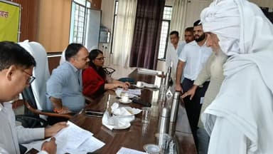 कांठ: कांठ तहसील में संपूर्ण समाधान दिवस का आयोजन, 39 फरियादी अपनी शिकायत लेकर पहुंचे