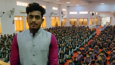 "मेडल लाऔ और नौकरी पाऔ"योजना के तहत बिहार सरकार ने आ०ढा०स०वि०म०भा०के पूर्ववर्ती छात्र प्रतीक राज़ को दिया सरकारी नौकरी।