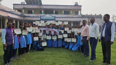 जोगापट्टी: आदर्श कन्या उच्च माध्यमिक विद्यालय मच्छरगावा में रानी लक्ष्मीबाई आत्मरक्षा प्रशिक्षण का समापन, छात्राओं में दिखा उत्साह