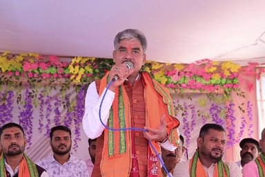 साजा: अमलीडीह में आयोजित महोत्सव में शामिल हुए क्षेत्र विधायक ईश्वर साहू