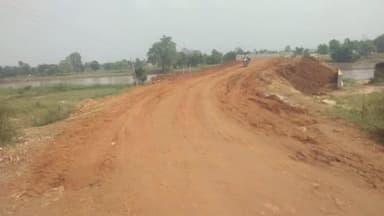 पांकी: पब्लिक एप खबर का असर: पांकी के गढ गांव में पुलिया निर्माण के बाद एप्रोच रोड पर मिट्टी डालने से परेशानी