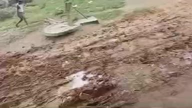 पांकी: कोनवाई गांव के पश्चिमी हरिओम नगर में जर्जर सड़क से पैदल चलना मुश्किल