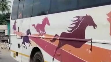 कराड: नांदलापूर येथे महामार्गावर एस. टी. बस व ट्रक बंद पडल्याने वाहतूक ठप्प; वाहतूक नियंत्रणासाठी पोलिसांची गरज