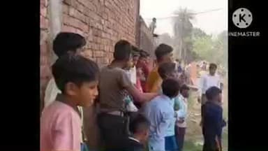 संभल: बेला गांव में खाद के गड्ढे पर बने मकान पर राजस्व प्रशासन ने बुलडोजर चलाकर कब्जा मुक्त कराया, विभाग की टीम रही मौजूद