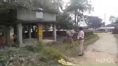 चकाई: चुनाव को शांतिपूर्ण माहौल में संपन्न कराने के लिए एसडीपीओ ने चकाई में बूथों का किया निरीक्षण