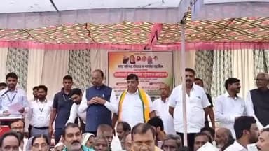 नरखेड: नगरपरिषद मोवाड येथे पालकमंत्री चंद्रशेखर बावनकुळे यांच्या हस्ते मालकी हक्काचे पट्टे वाटप