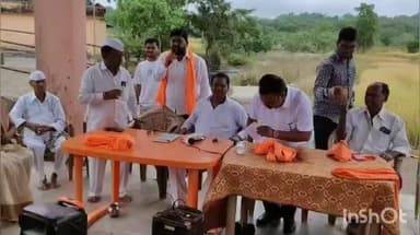 पेठ: माळेगाव येथे माजी आमदार धनराज महाले यांचे उपस्थितीत शिवसेना शिंदे पक्षाची आढावा बैठक संपन्न