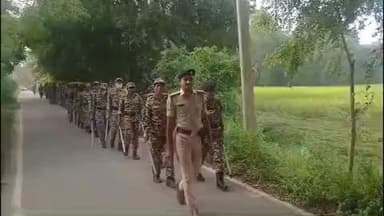 बिक्रम: बिहार विधान सभा चुनाव को लेकर बिक्रम पुलिस ने बिक्रम बाजार में निकाला फ्लैग मार्च