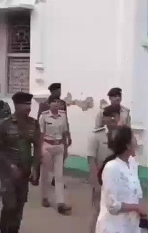 शेखोपुर सराय: शेखपुरा में शांतिपूर्ण चुनाव के लिए कड़ी सुरक्षा व्यवस्था, पुलिस पर्यवेक्षक ने किया फ्लैग मार्च