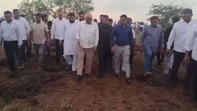 માળીયા હાટીના: મુખ્યમંત્રી ભૂપેન્દ્ર પટેલે માળીયા હાટીનાના જૂથળ ગામે કમોસમી વરસાદથી ખેડૂતોના પાક નુકસાનીનો પ્રત્યક્ષ ચિતાર મેળવ્યો