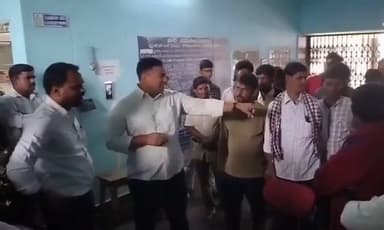 హత్నూర: చెత్త సేకరణలో నిర్లక్ష్యం వహిస్తే చర్యలు : సంగారెడ్డి మున్సిపల్ కమిషనర్ శ్రీనివాస్ రెడ్డి