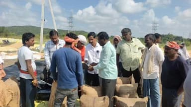 బోధన్: తడిసిన ధాన్యాన్ని కొనుగోలు చేస్తాం, రైతులు అధైర్య పడొద్దు: ఎడపల్లిలో పర్యటించిన తాసిల్దార్ దత్తాత్రీ