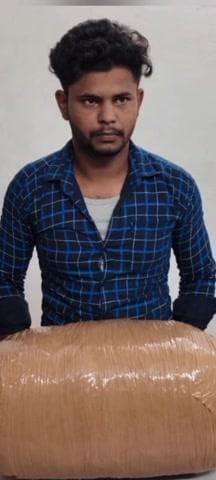 பொன்னேரி: செங்குன்றம் பேருந்து நிலையம் அருகே 10.5 கிலோ கிராம் கஞ்சா கடத்தி வந்த கர்நாடகா வாலிபர் கைது