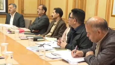 शिमला शहरी: मुख्यमंत्री सुखविंदर सिंह सुक्खू ने हिमुडा परियोजनाओं की समीक्षा के लिए बैठक की