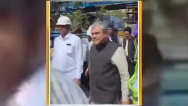 વટવા: રેલ મંત્રી અશ્વિની વૈષ્ણવે અમદાવાદ રેલવે સ્ટેશનના રીડેવલપમેન્ટનું નિરીક્ષણ કર્યું