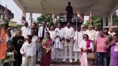 सेवराई: सरजू पांडे पार्क में कांग्रेस नेताओं ने किया प्रदर्शन, बारिश से किसानों के हुए नुकसान पर मुआवजा की की मांग