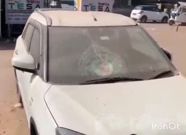 मुरार: मुरार में देर रात बदमाशों का तांडव: 5 गाड़ियों के शीशे तोड़े, इलाके में दहशत